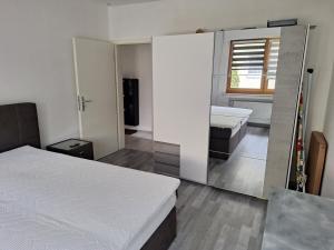 Möblierte Wohnung, zentral gelegen , Nähe Flughafen Köln- Bonn
