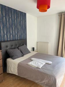 Chic & Spacieux-Paris à porte-Au pied du Métro 14