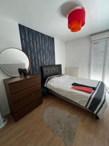 Chic & Spacieux-Paris à porte-Au pied du Métro 14