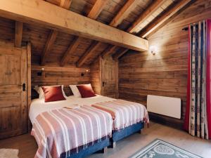 Chalet 5★ à La Clusaz, 8 pers, spa, proche pistes, 4 chambres - FR-1-304-110