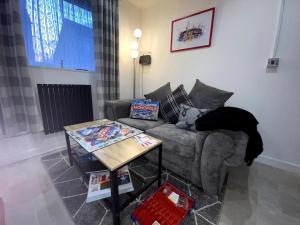 Cardiff Coach House - Log Fire but NO Hot Tub