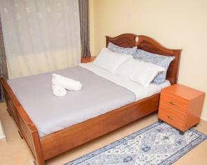 Cozy 1 Bedroom, Steps to Rupa Mall & City Center