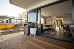 Floatinghouse Dream Boat - LP6