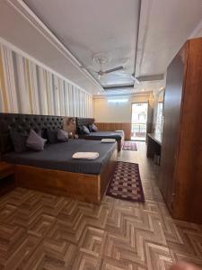 Honey N Spice Hotel & Restaurant