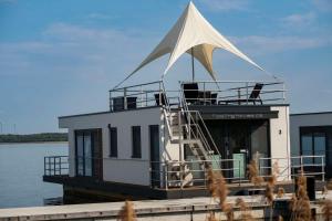 Floatinghouse Neptun - LP3