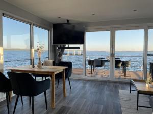 Floatinghouse Neptun - LP3