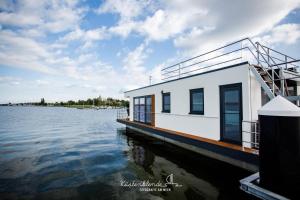 Floatinghouse Dory