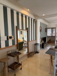 One Uptown 302 Central Stylish Modern 3BHK