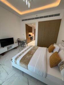 Azizi Riviera 61-unit 212 Fully Furnished