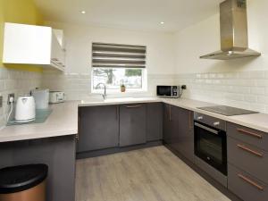 2 Bed in Swansea oc-88744