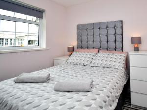 2 Bed in Swansea oc-88744