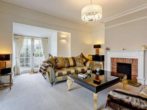 4 Bed in Brixham oc-81367