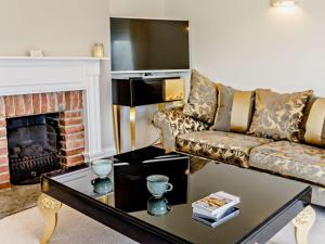 4 Bed in Brixham oc-81367