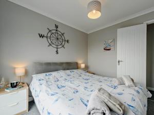 2 Bed in Freshwater East oc-fb211