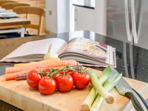 4 Bed in Llandudno oc-75466