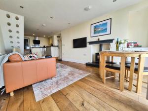 2 Bed in Aberdyfi oc-dy037