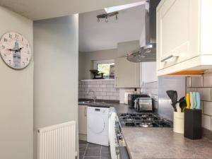 3 Bed in Brixham oc-bx045