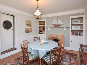 3 Bed in Brixham oc-bx045