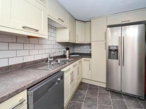 3 Bed in Brixham oc-bx045