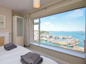 3 Bed in Brixham oc-bx045