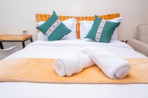 Skylax Stays at Balozi Suites , King Bed ,A Free Airport Pickup