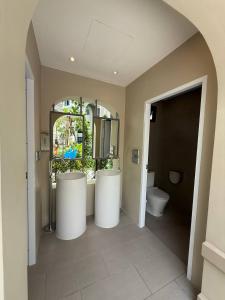 F706 New & Amazing, 44 sqm, top floor, Title Legendary