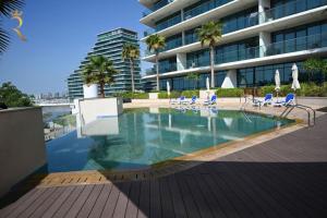 Scenic 2BR Stay Serene Escape in Al Bandar