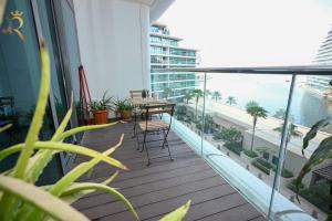 Scenic 2BR Stay Serene Escape in Al Bandar