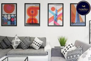 Luxury 3 bedroom house in Limehouse, close to city! Sleeps 6-8!