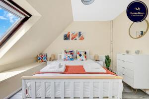 Charming 3 Bedroom House Short Term Rental & Flexible Renting Canary Wharf With Free Wifi & Garden