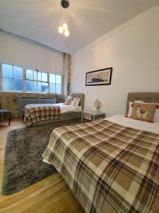 Centrally Located Spacious Three Bedroom Apartment Short Term Rental & Flexible Renting Hackney With Free Wifi