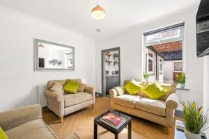 3-bedroom townhouse Short Term Rental & Flexible Renting Lincoln With Free WiFi & Free parking