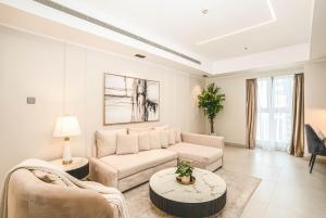 Sky High One Bedroom with Palm and Sea View