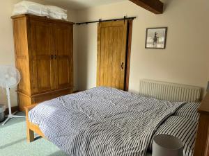 Stable Cottage, Old Mill Farm, Cotswold Water Park
