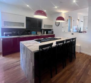 Great Modern Sea View Apartment on the Promenade