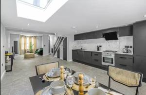 Spacious 3 Bedroom House in Greenwich