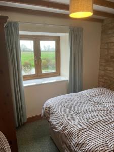 Thames Cottage, Old Mill Farm, Cotswold Water Park