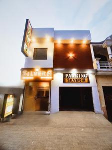 HOTEL SILVER A - Favorite of Families, Corporates & Couple