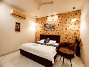 HOTEL SILVER A - Favorite of Families, Corporates & Couple