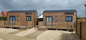 BERCK-PLAGE - Location saisonnière Tiny House insolite - 4 hébergements atypiques avec terrasse privée, proche mer, parking privé et gratuit, idéal weekend romantique, vacances en famille ou groupe