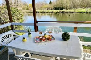 BUNGALOW 6 au bord du lac, pêche sans permis gratuite