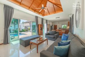 Tara9-Orientel Villa 4BR private pool Layan Beach