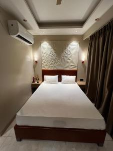 Luxury Studio above Mall on the 12th Floor