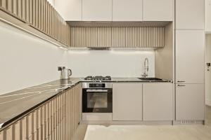 Stylish 2BR Flat Kensington Wi-Fi & Parking