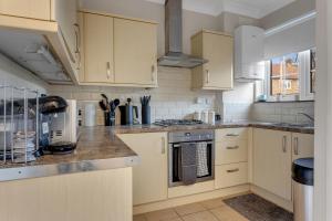 Bright 3-Bedroom House Close to Canary Wharf