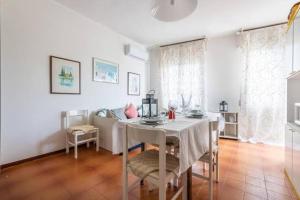 Residenz Cala di Seta Dreizimmerwohnung Luca mit Meerblick für 5 Personen