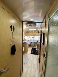 Spectacular Airstream with Fire Pit and Hot-tub in Orderville, Utah