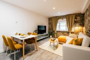 Apartamentos y Pensión El Campanu