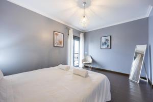 Ocean Horizon Luxury Apartment