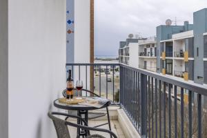 Ocean Horizon Luxury Apartment